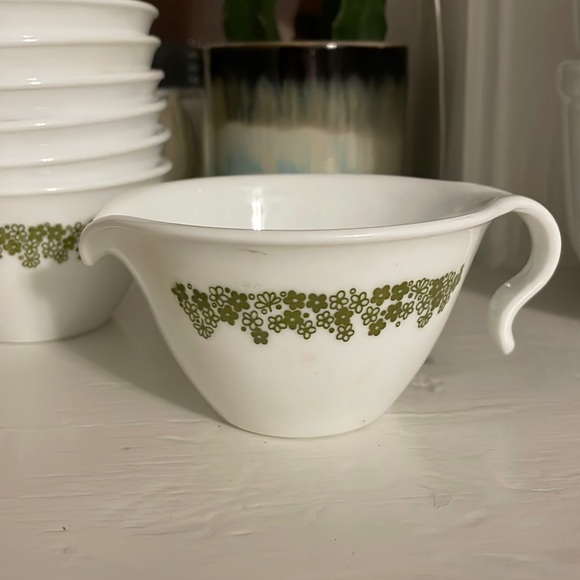 VTG set of 6 Corelle Green Daisy Mugs and Spouted Creamer - Picture 3 of 3